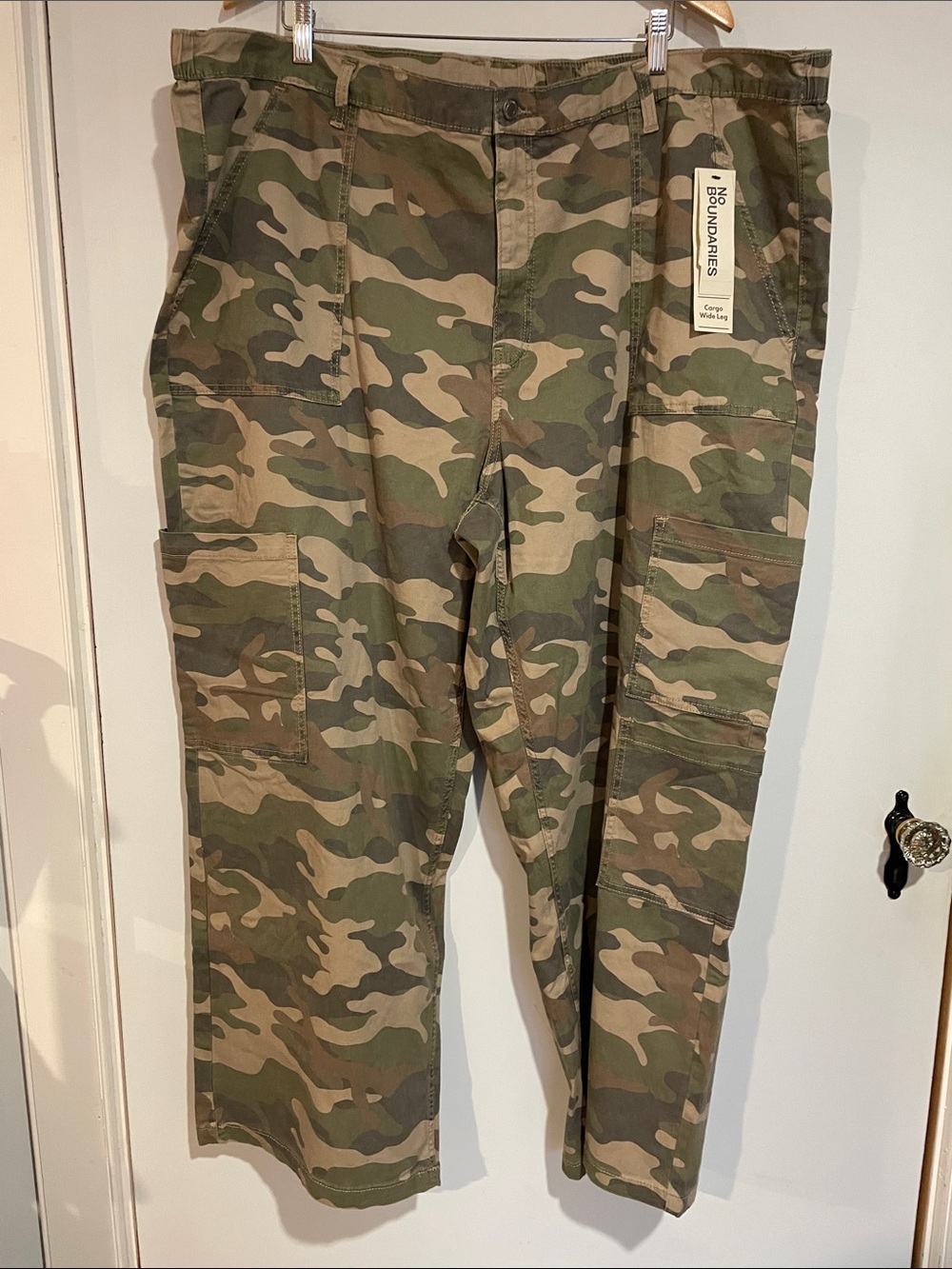 No Boundaries Olive and Tan Camo Wide Leg Cargo Pants 4X NWT